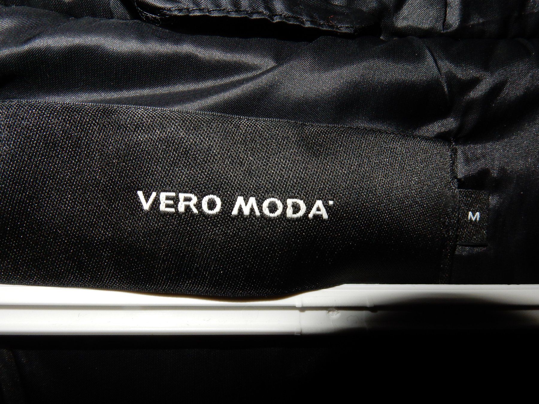 Vero Moda Cappotti: Wintermantel VERO MODA, Gr. M – Usato da St.Gallen venduto da regenbogen5 1