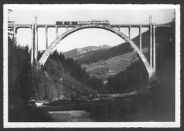 Arosa Langwieser Viadukt mit Chur-Arosa-Bahn