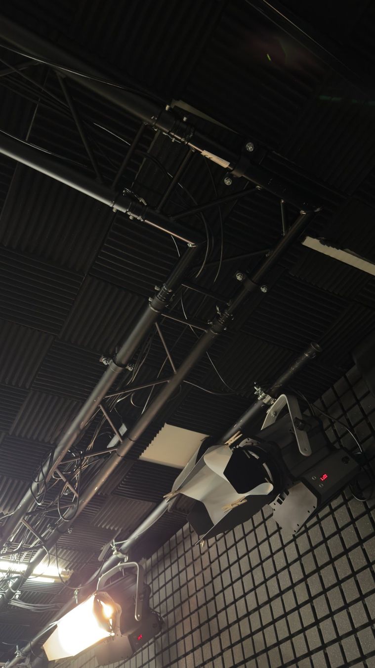 Lampen: Éclairage studio complet avec Nanlux, Fresnel, structure,DMX – Gebraucht aus Fribourg von Malone 5