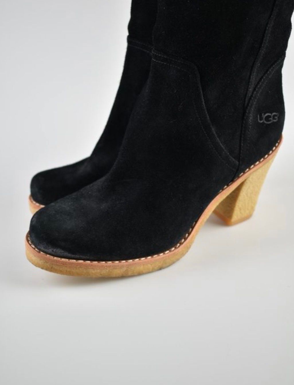 Ugg Scarpe da donna: Ugg Stiefel – Usato da Wolfhalden venduto da vogelfink