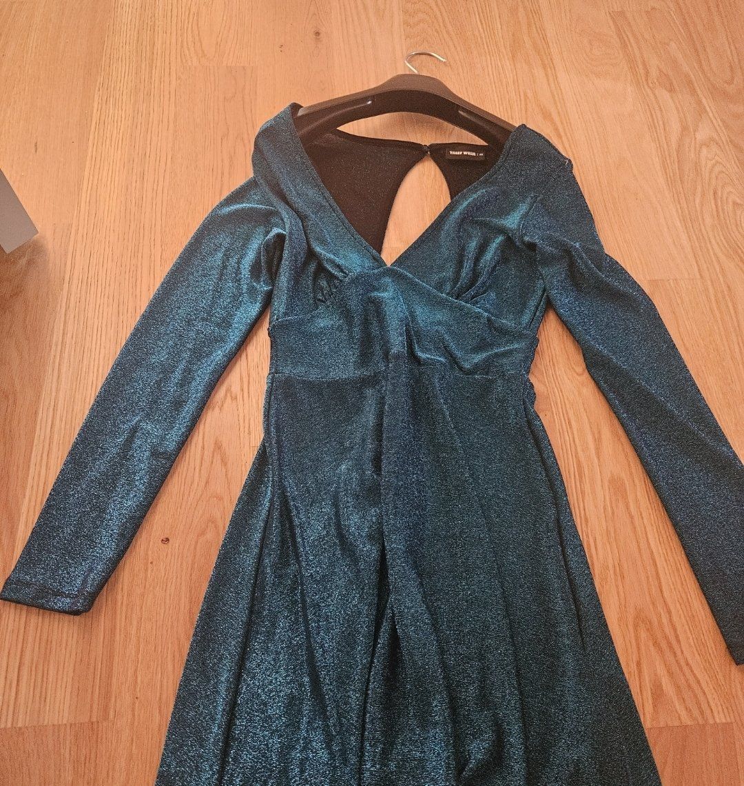 Kleider: Elegantes Abendkleid – Gebraucht aus Suhr von jes_rtc9
