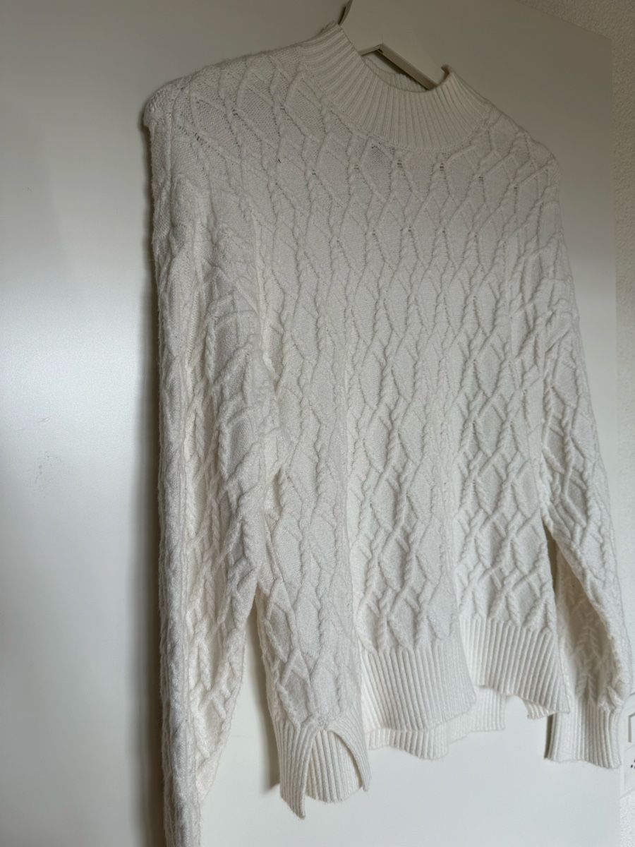 Pullover & Sweatshirts: Winterlicher Strickpullover, Weiss, Grösse M - Top Zustand – Gebraucht aus Reinach BL von Alles_muss_weg00 1