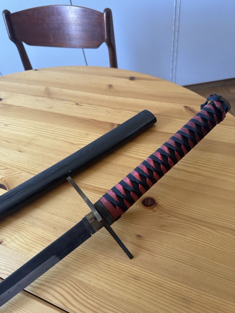 Internationale Kunst: Épée de décoration avec fourreau – Gebraucht aus Vesenaz von miguelfdfrade 1