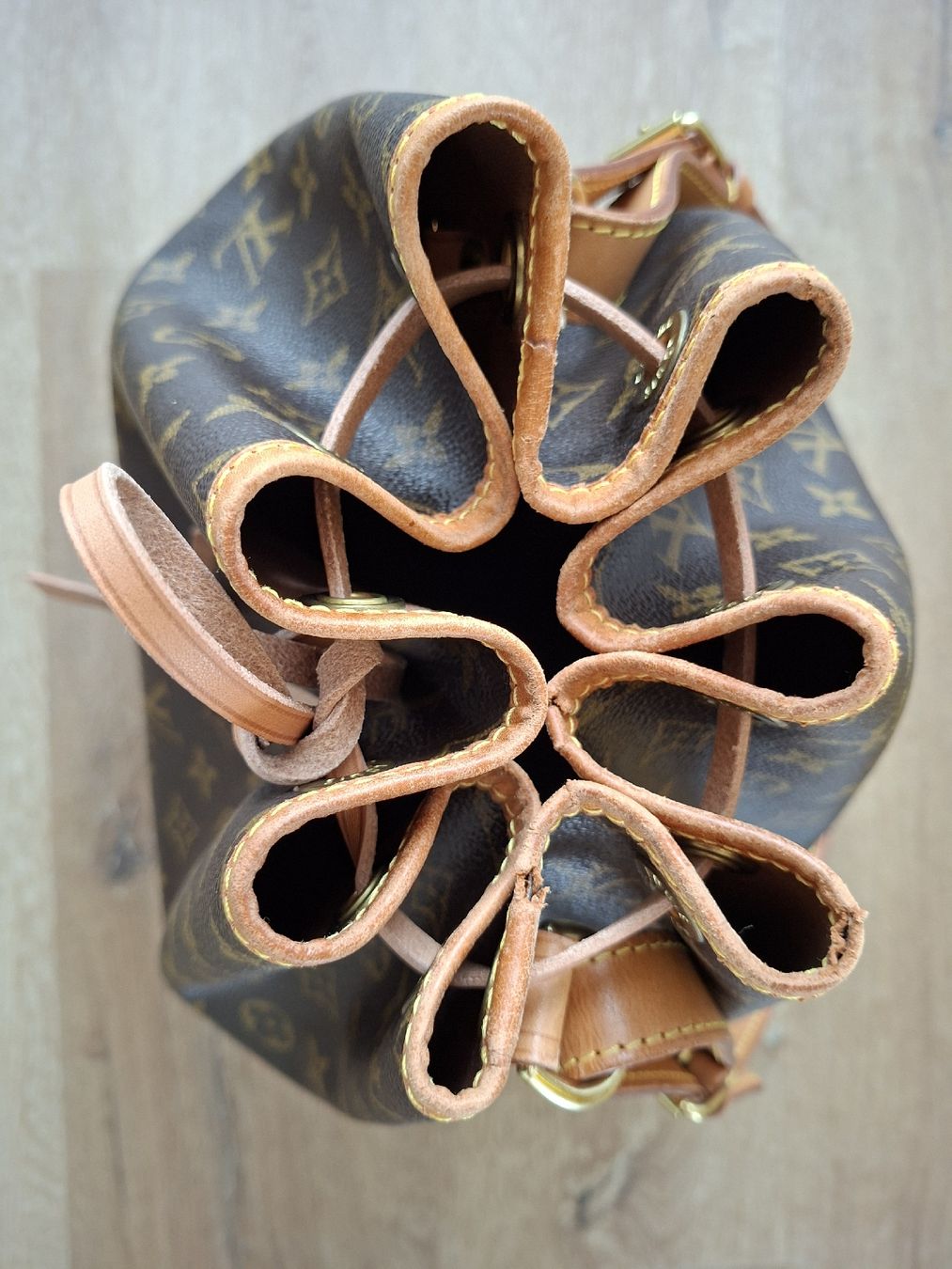 Louis Vuitton Borse da donna: LOUIS VUITTON GRAND NOE MONOGRAM – Usato da Biberist venduto da Soleda67 1