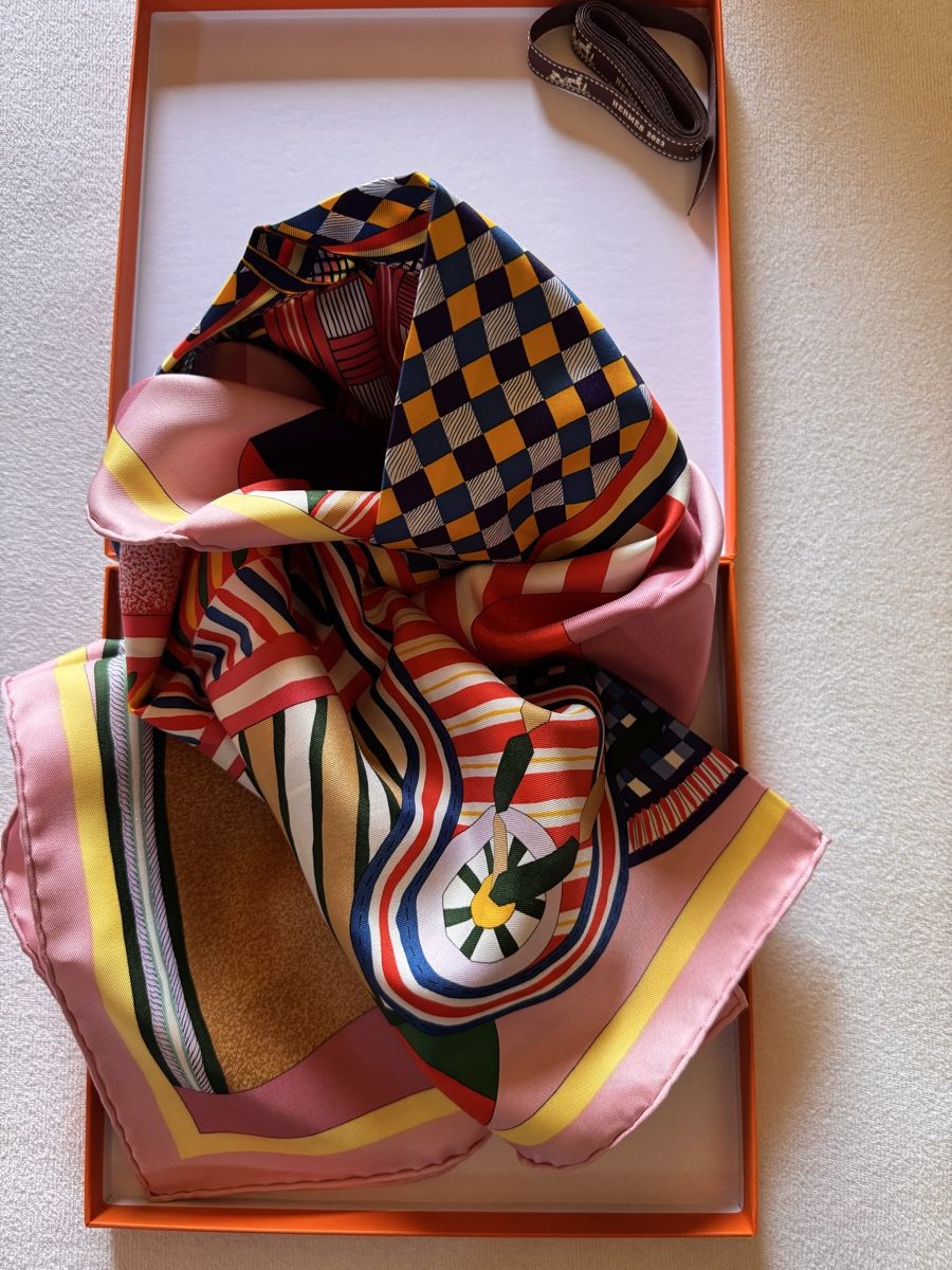 Hermès Foulard & Sciarpe: Hermès carré 90 Selle Imaginaire – Nuovo e nell'imballaggio originale da Genève venduto da Allisgood 8