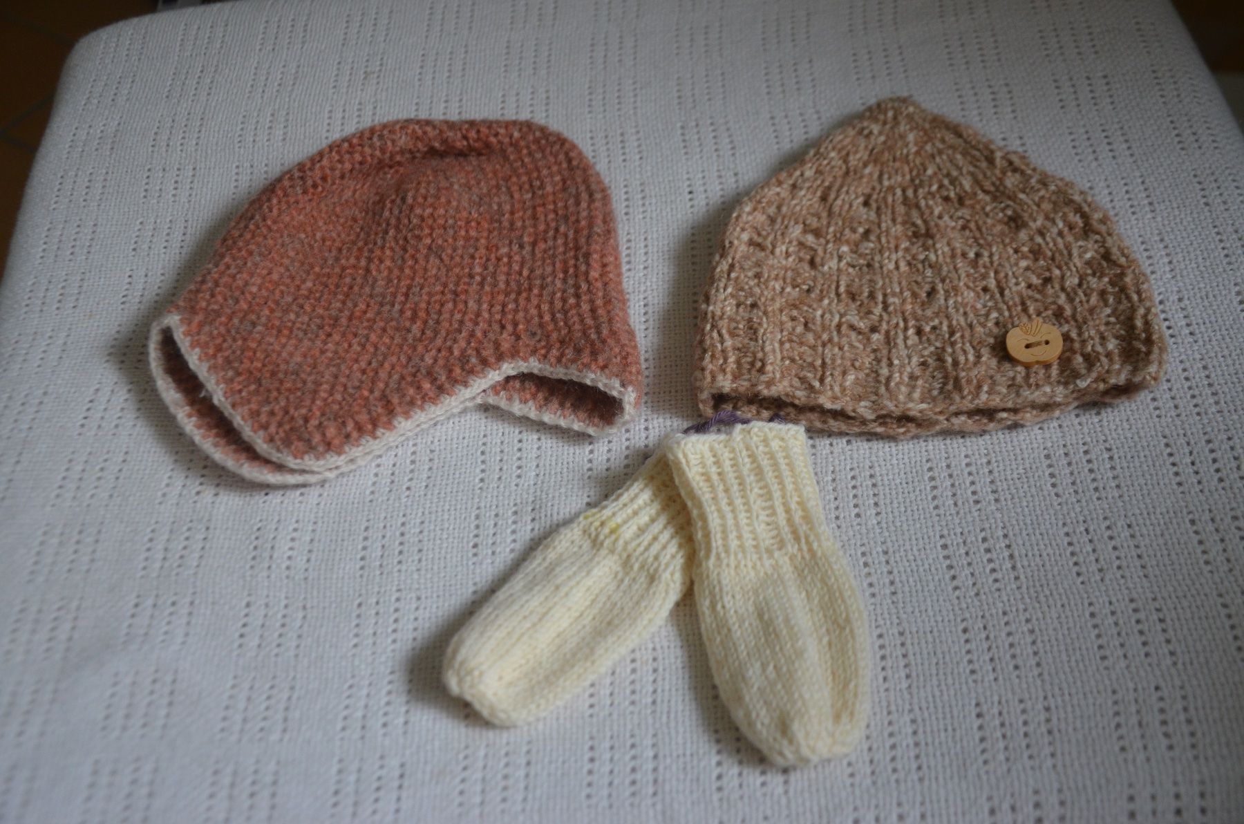 Lotti & Set di vestiti: TAILLE 62 - BABY MUTZE SET - (C) NEU – Nuovo e nell'imballaggio originale da Chiasso venduto da Dolly015