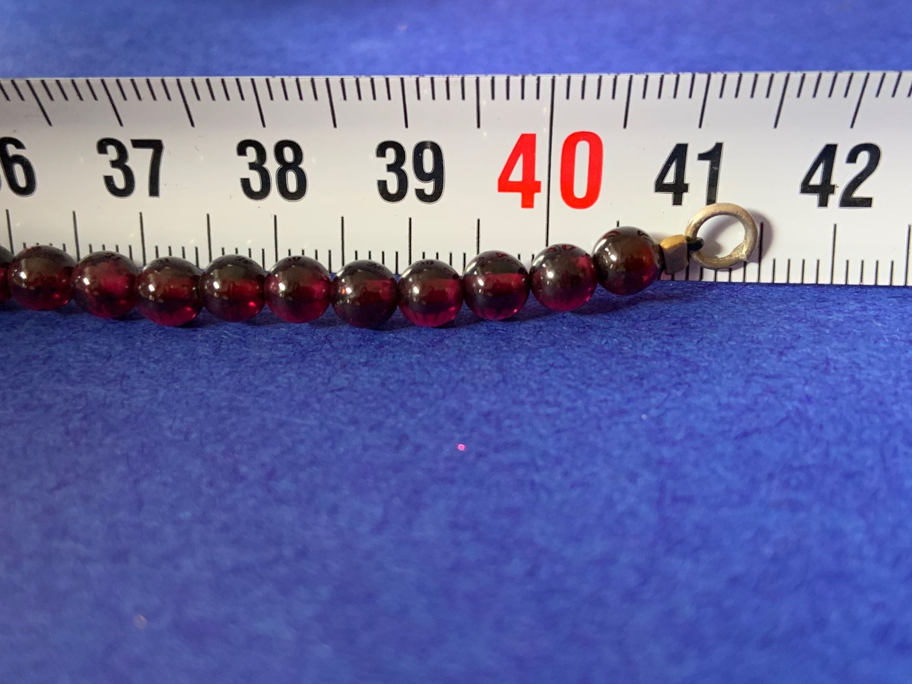 Catenine: Steinketteli rot mit 3 Perlen (40cm) – Usato da Laufen venduto da Bellebellezza 2
