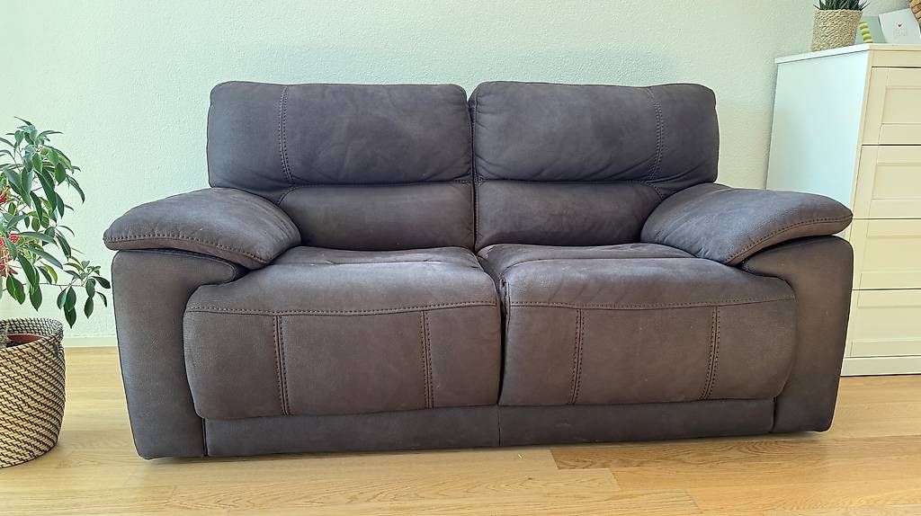 Sofas: Bequemes 2-Sitzer Sofa in Anthrazit – Gebraucht aus Beromünster von mheg_001 1