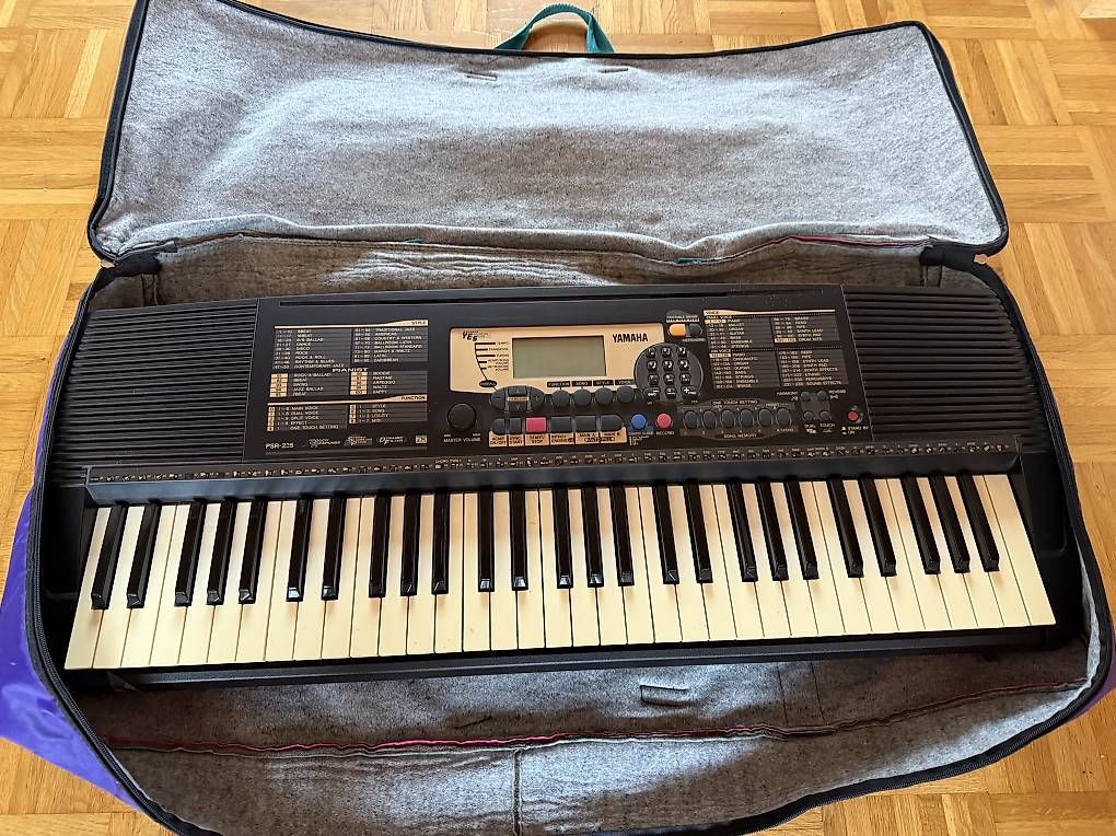 Strumenti musicali: Keaboard Yamahe – Usato da Dietikon venduto da Princessy
