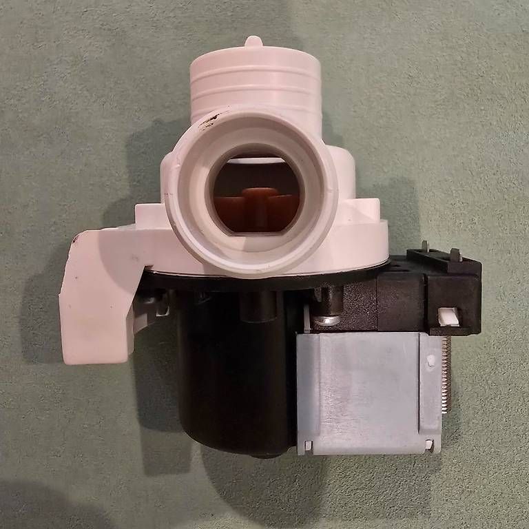 Lavatrici: Candy Hoover Waschmaschiene: Wasserpumpe – Usato da Pfeffingen venduto da rov_9frp 2