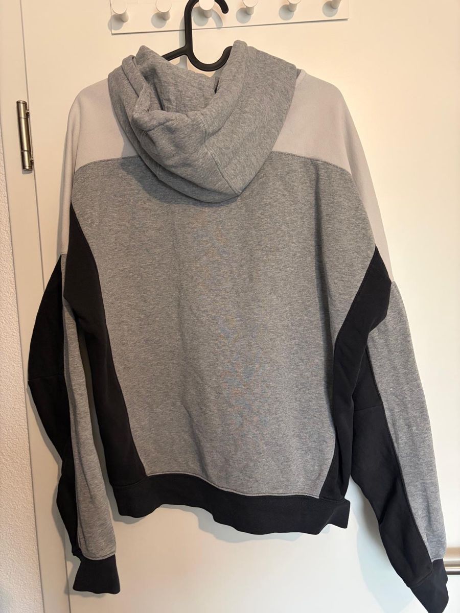 Nike Pulls & Sweat-shirts: Nike Kapuzenpullover Grösse M – D'occasion à Lotzwil par kie_t777 1