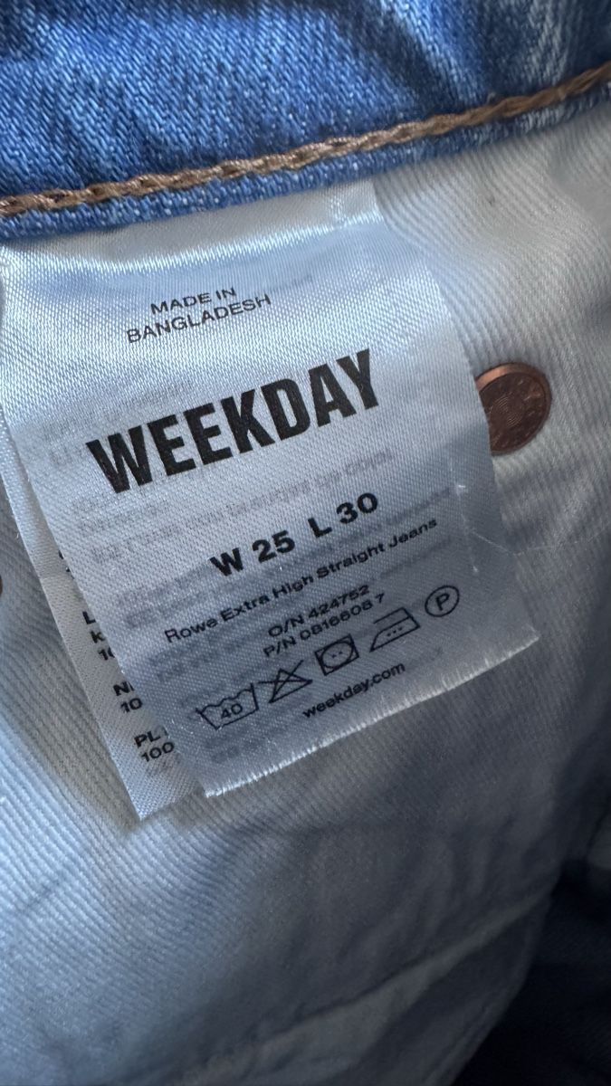 Weekday Jeans: Weekday Rowe Extra High Straight Jeans Gr. 25/30 – Nuovo e nell'imballaggio originale da Zürich venduto da Aya03 5
