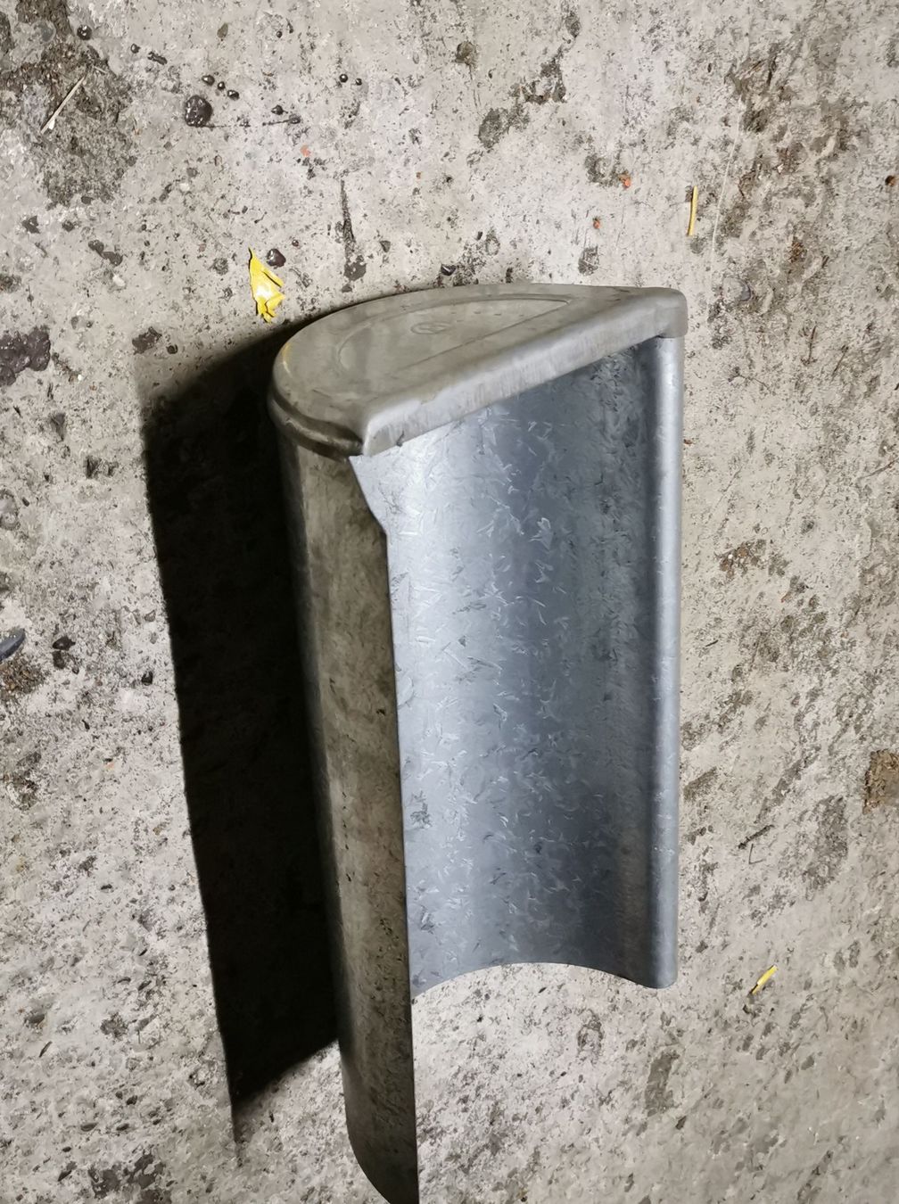 Altri materiali da costruzione: Dachrinne Abschlussstück Metall – Nuovo (secondo la descrizione) da Küssnacht am Rigi venduto da DB_Shop
