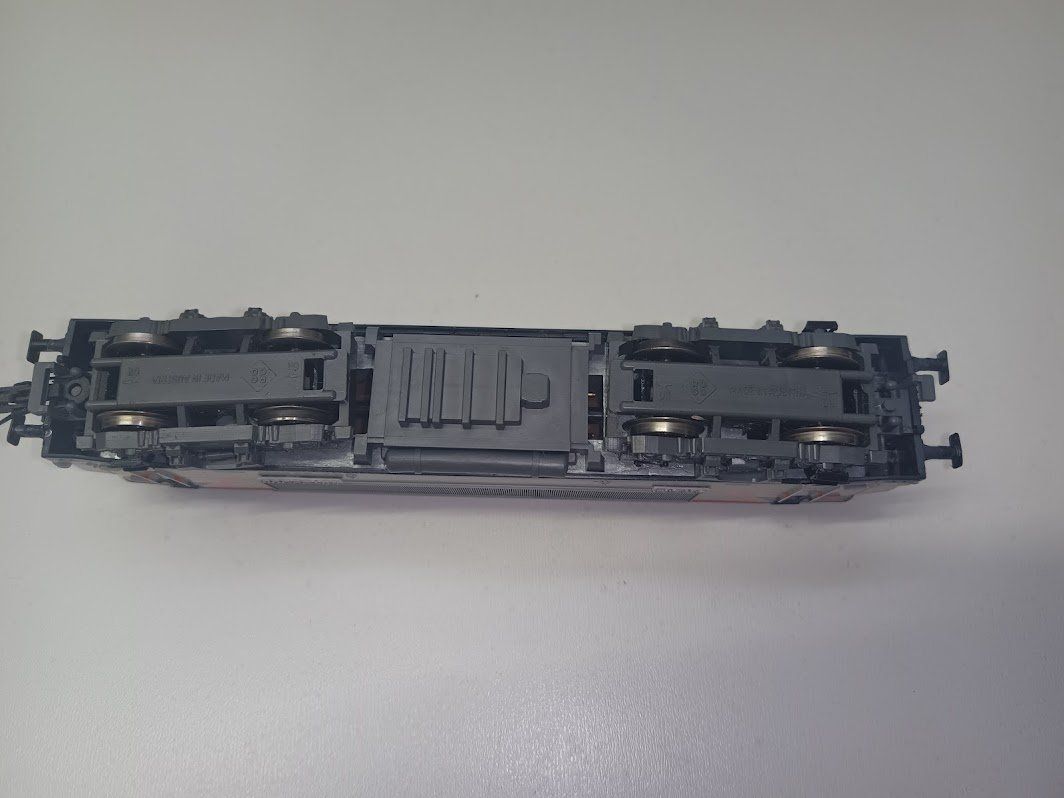 Roco Modellini di ferrovie: Roco SNCF BB22200 – Difettoso da Amlikon-Bissegg venduto da Bienenlok 2