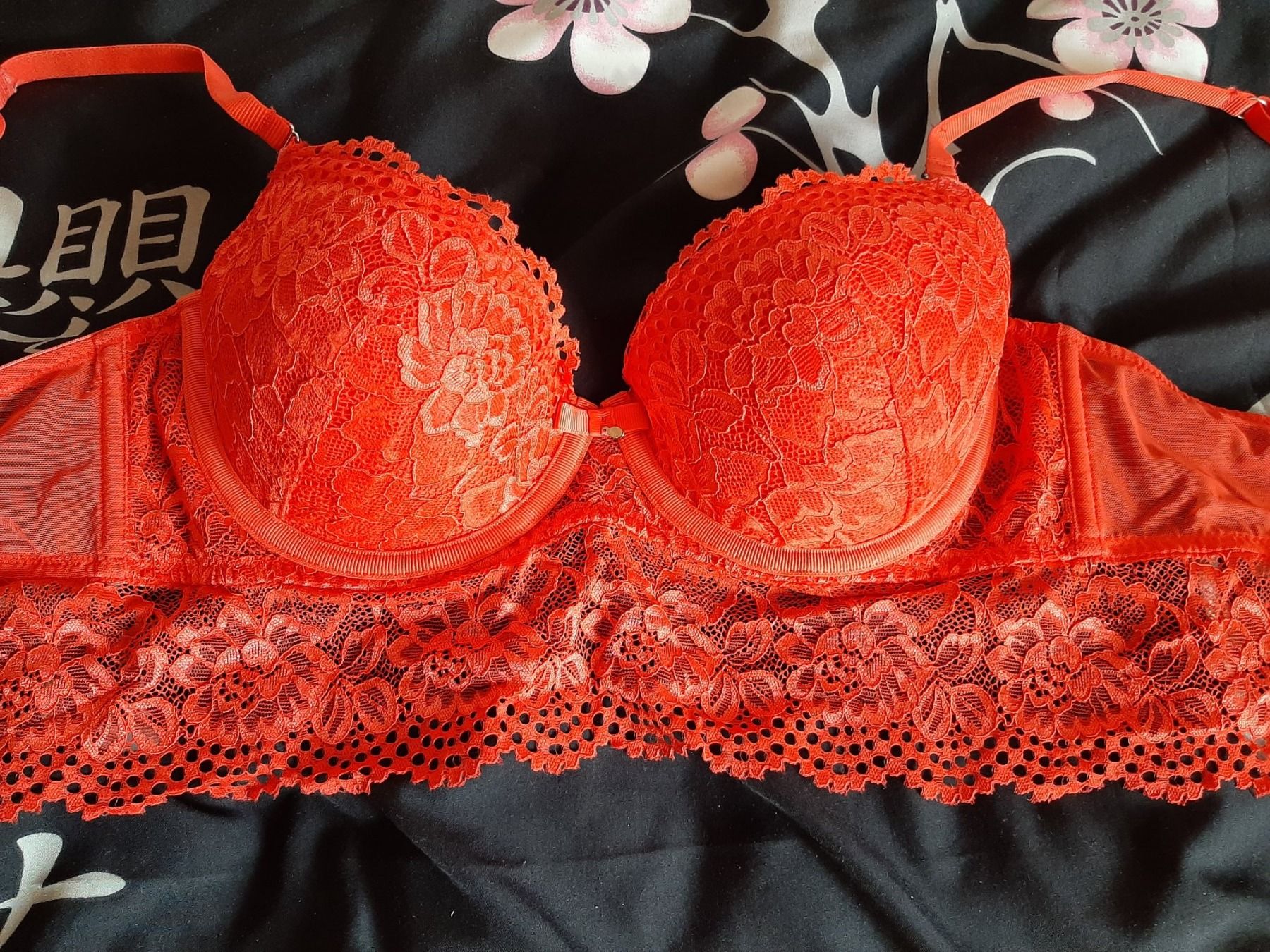 Altra biancheria intima: BH Gr. 80C  Farbe helles Rot. – Usato da Marthalen venduto da Jenny.Z