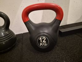 Kettlebell 12 kg schwarz/rot guter Zustand