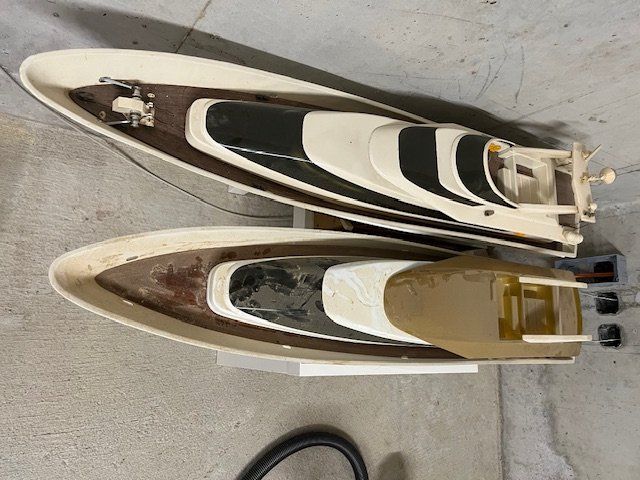Robbe Modellismo RC: Zwei ferngesteuerte Modellboote San Diego ROBBE – Usato da Schongau venduto da fairwind 1
