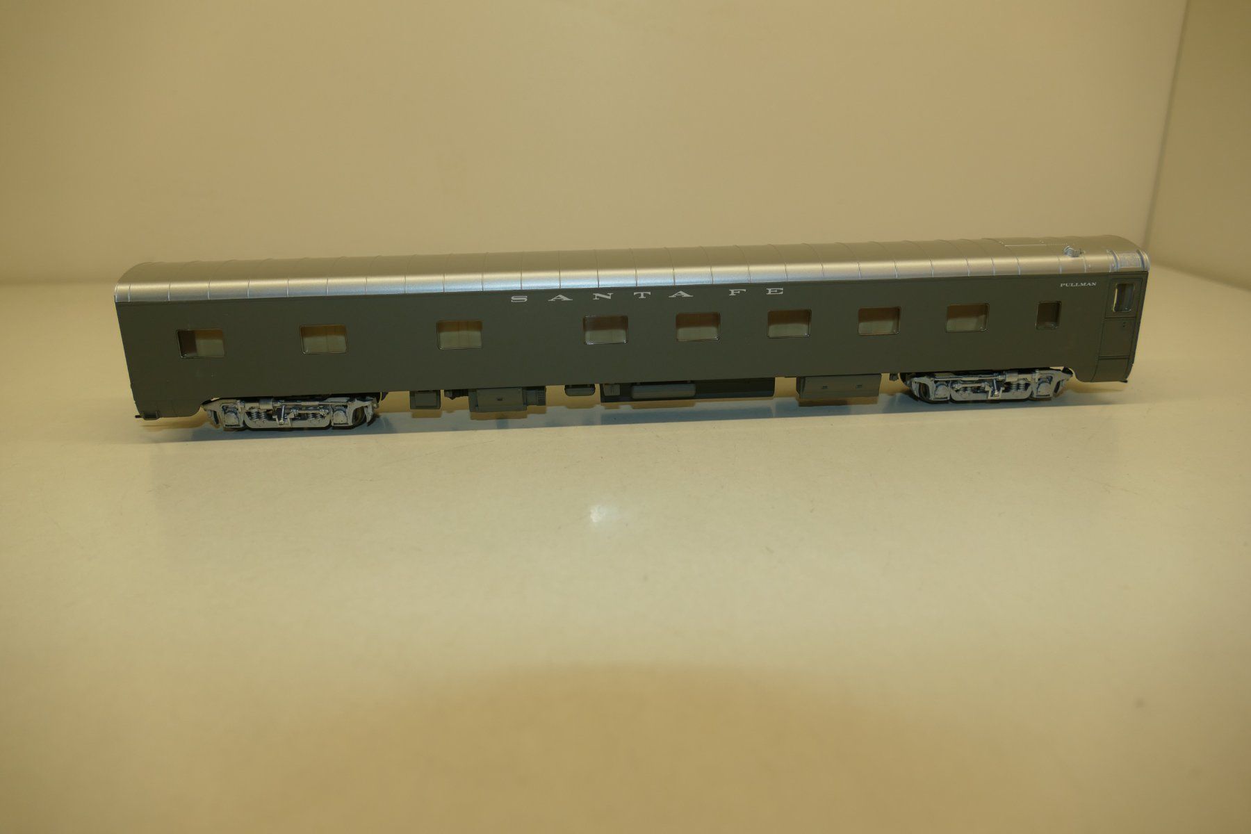 Walthers Modelleisenbahnen: Walthers H0: 4xUS Pullman-Standard Sleeper Santa Fe – Neu und originalverpackt aus Niederhasli von rail-duerst 3