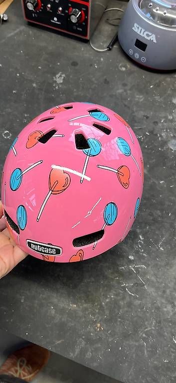 Casques: Kinderhelm Nutcase – D'occasion à Giswil par UeZa