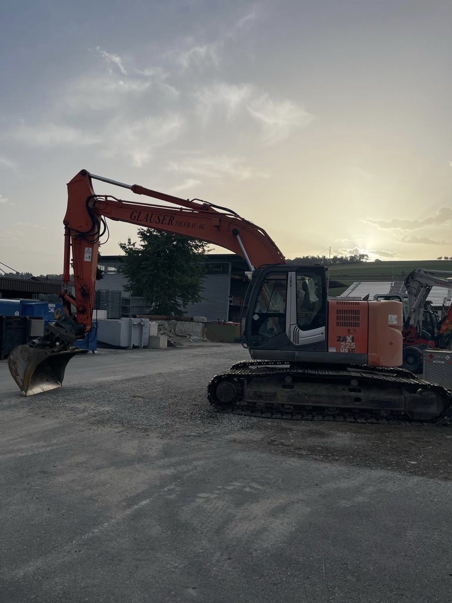 Hitachi Escavatori: Hitachi 225 zaxis – Difettoso da Buttwil venduto da sae_66w8