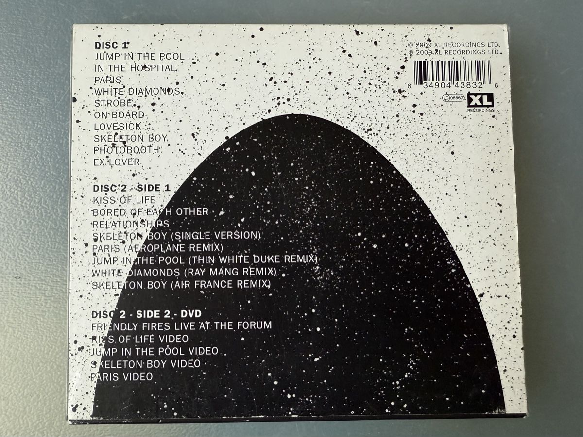 CD: Friendly Fires - Album + Live DVD - Special Edition – Usato da Oberried Brienz venduto da Chyara 1