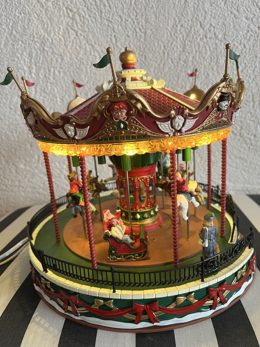 Toutes les décorations: Santa Carousel animiert – D'occasion à Rorschacherberg par Artmaru