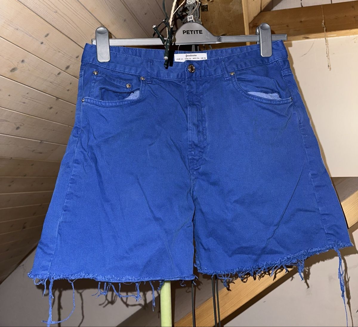 Stradivarius Pantaloni: Shorts, EU 44, NEU! – Nuovo (secondo la descrizione) da Gutenswil venduto da jus_nr7h 1