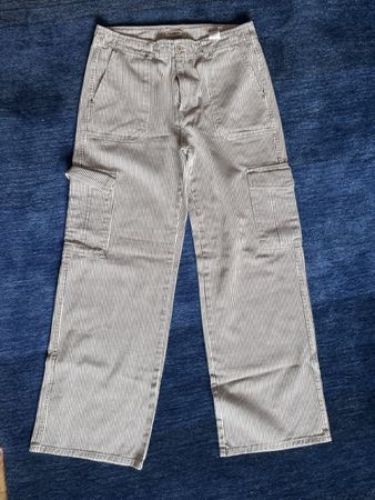 Cargo Hose Pull&Bear gestreift beige Grösse 42 neuwertig