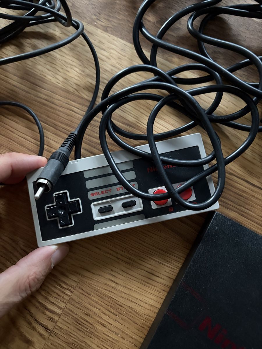 Nintendo Console: NES Konsole - 2 Controller - 1 Spiel - Top Zustand – Usato da Baden venduto da tob_t8gw 5