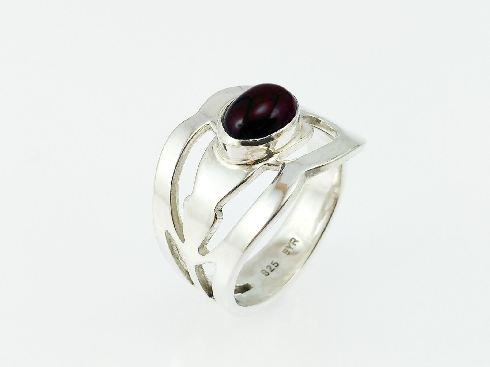 Anelli: Offener Ring aus 925er Sterling Silber mit ovalem Granat – Nuovo e nell'imballaggio originale da Meilen venduto da Byrd-bijoux