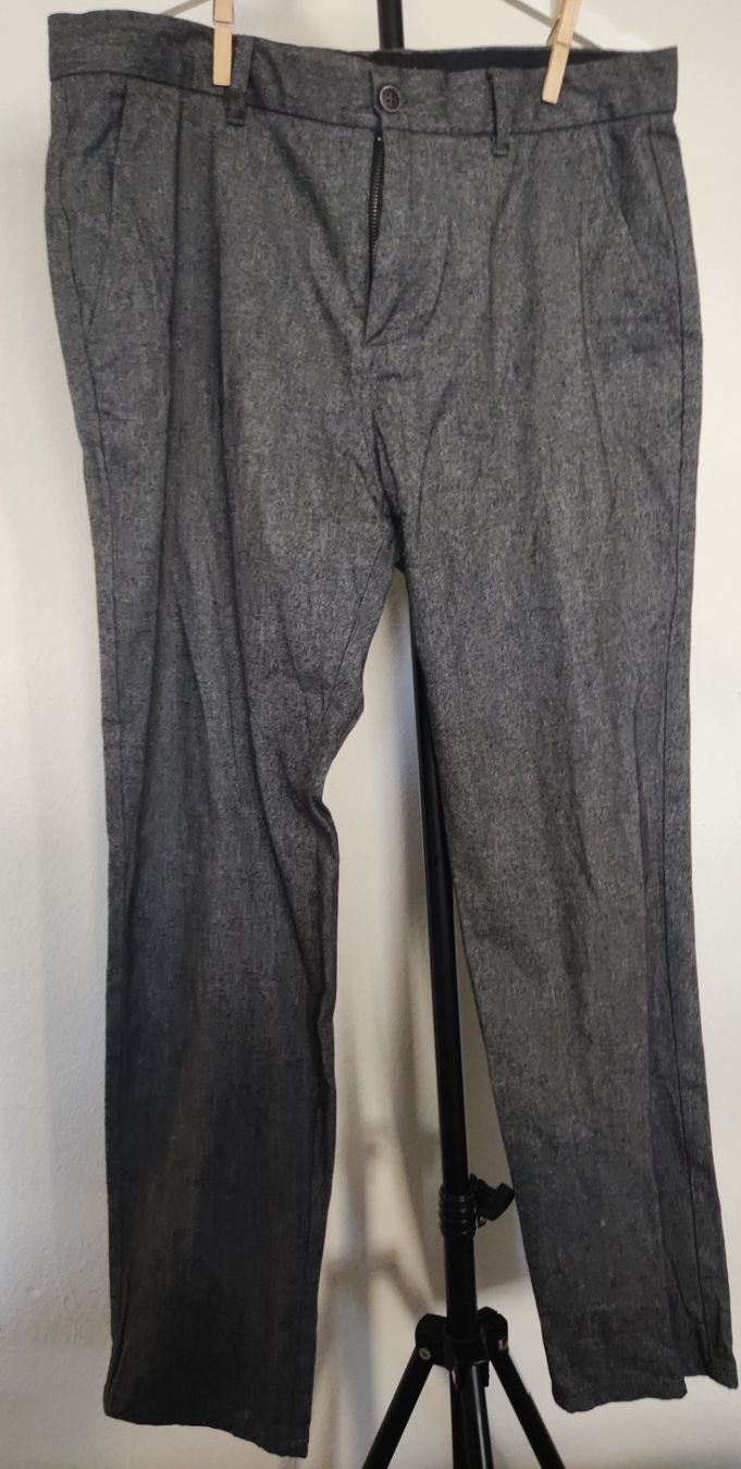 Jack & Jones Hosen: Pantalon Jack & Jones gris, taille 34 32 – Neu (gemäss Beschreibung) aus Grand-Lancy von Morriganne