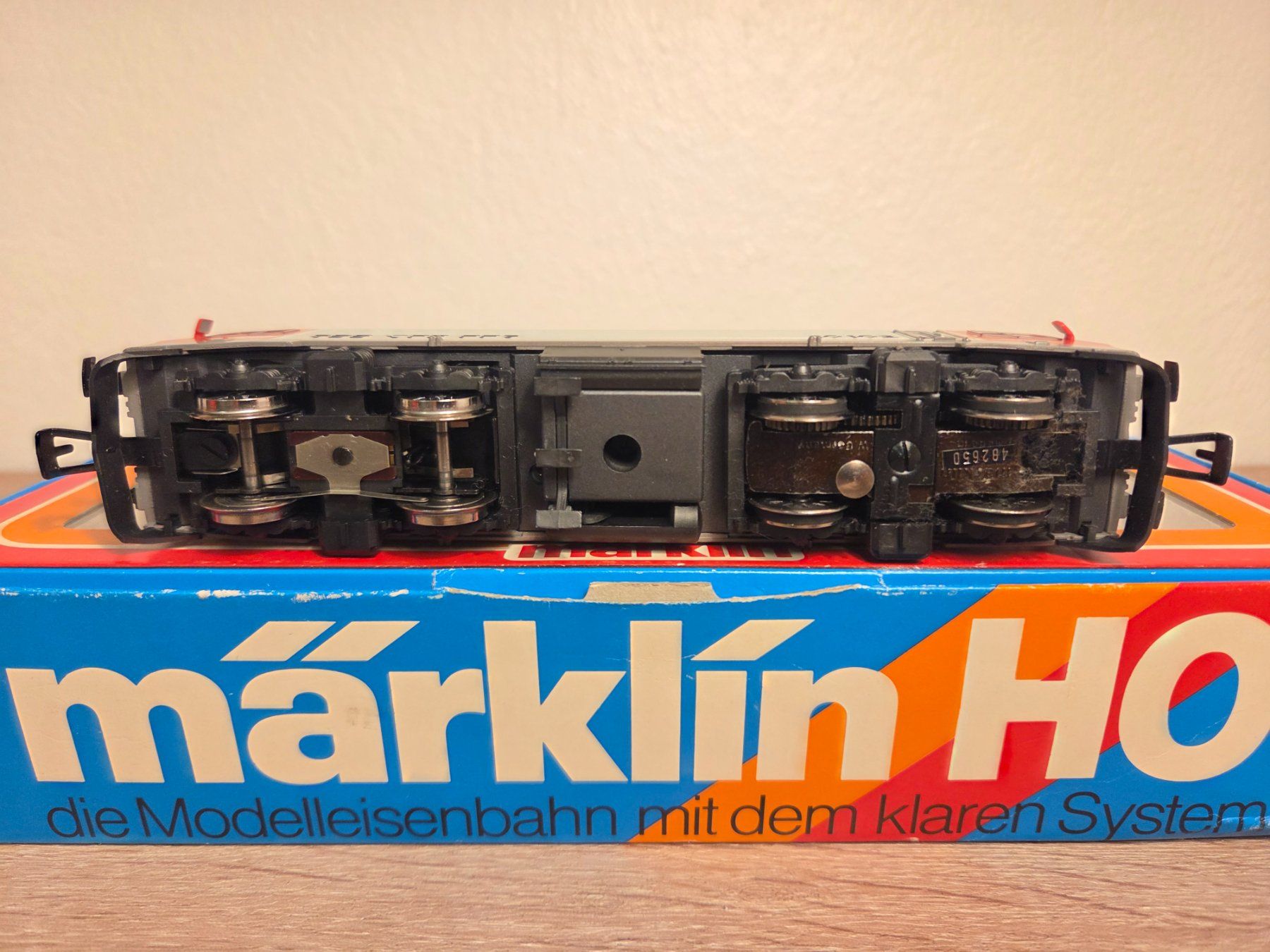 Märklin Modellini di ferrovie: Märklin Hamo 8323 E-Lok SBB H0 – Nuovo e nell'imballaggio originale da St-Aubin-Sauges venduto da Lo_Go 5