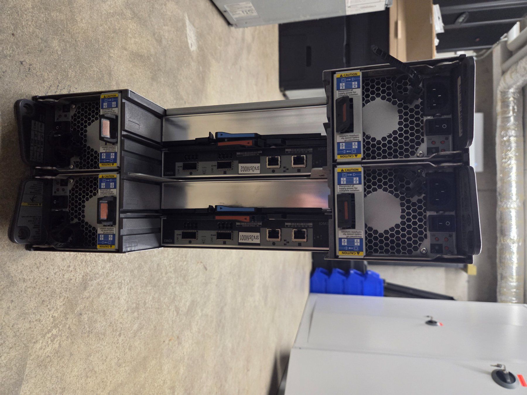Disques durs: NetApp DS4243 – D'occasion à Remigen par man_2j5s 2