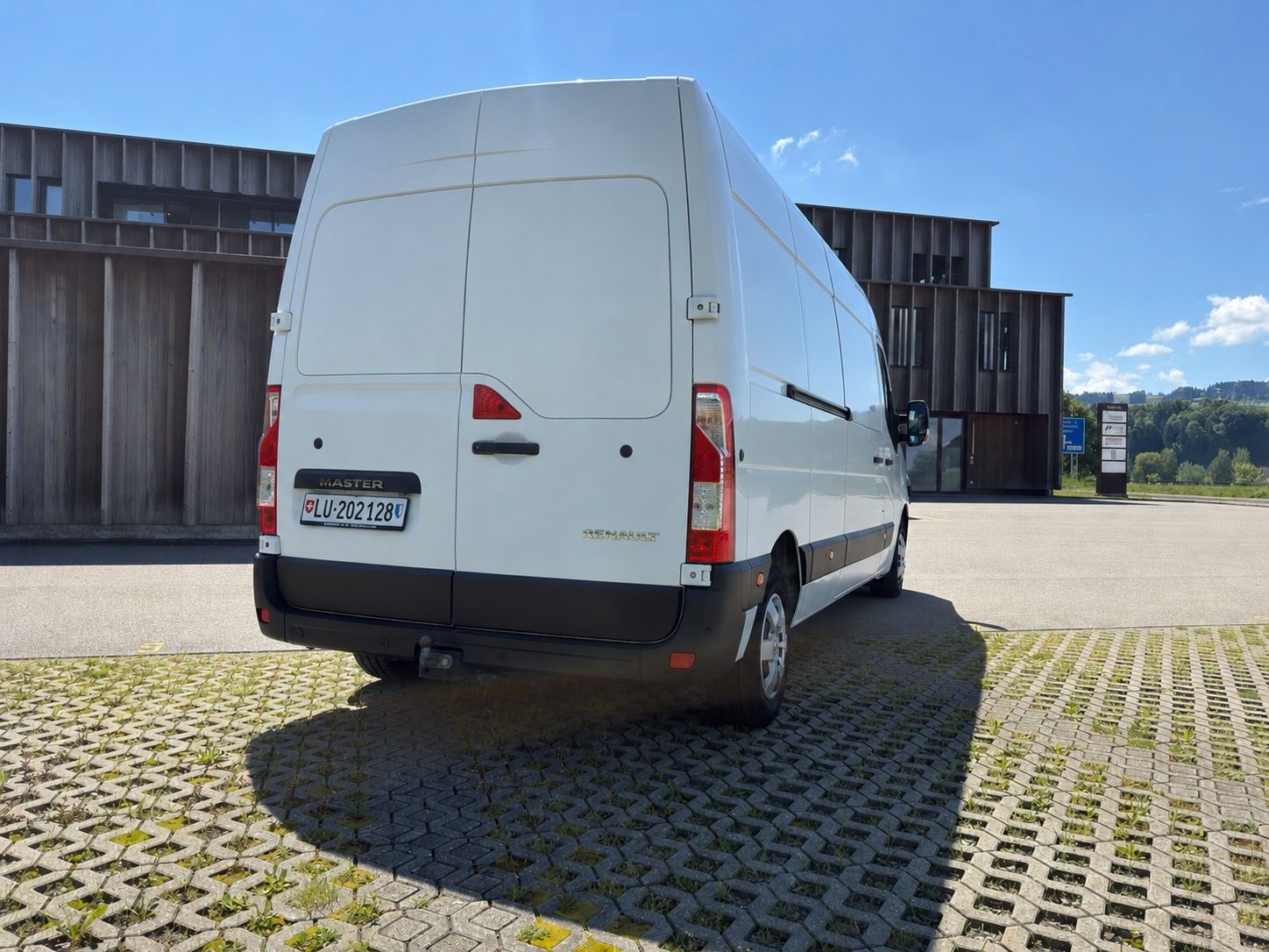 Renault Nutzfahrzeuge: Renault Master L3H2 Transporter - 88000km – Gebraucht aus Sempach von ADR1AN0 1