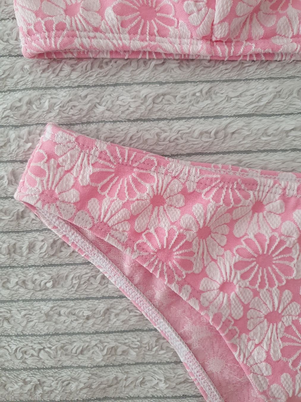 Costumi da bagno & Bikini: Pinkes Bikini-Set Blumen ungetragen S/M – Nuovo (secondo la descrizione) da Wetzikon ZH venduto da FundusFuchs 3