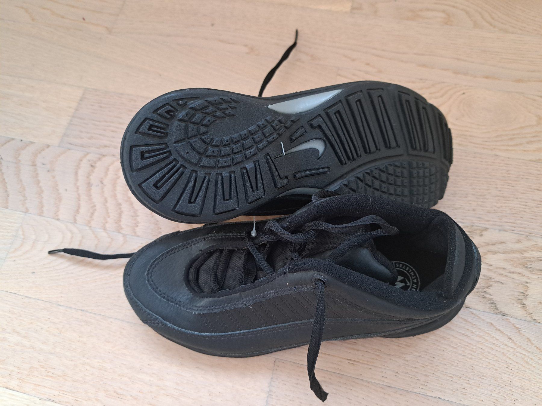Damenschuhe: neue Original Nike Sneaker / Basket, Gr. 37.5 – Neu und originalverpackt aus Zürich von jenxx 1