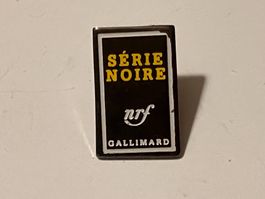 1 Pin Serie Noire NRF Gallimard