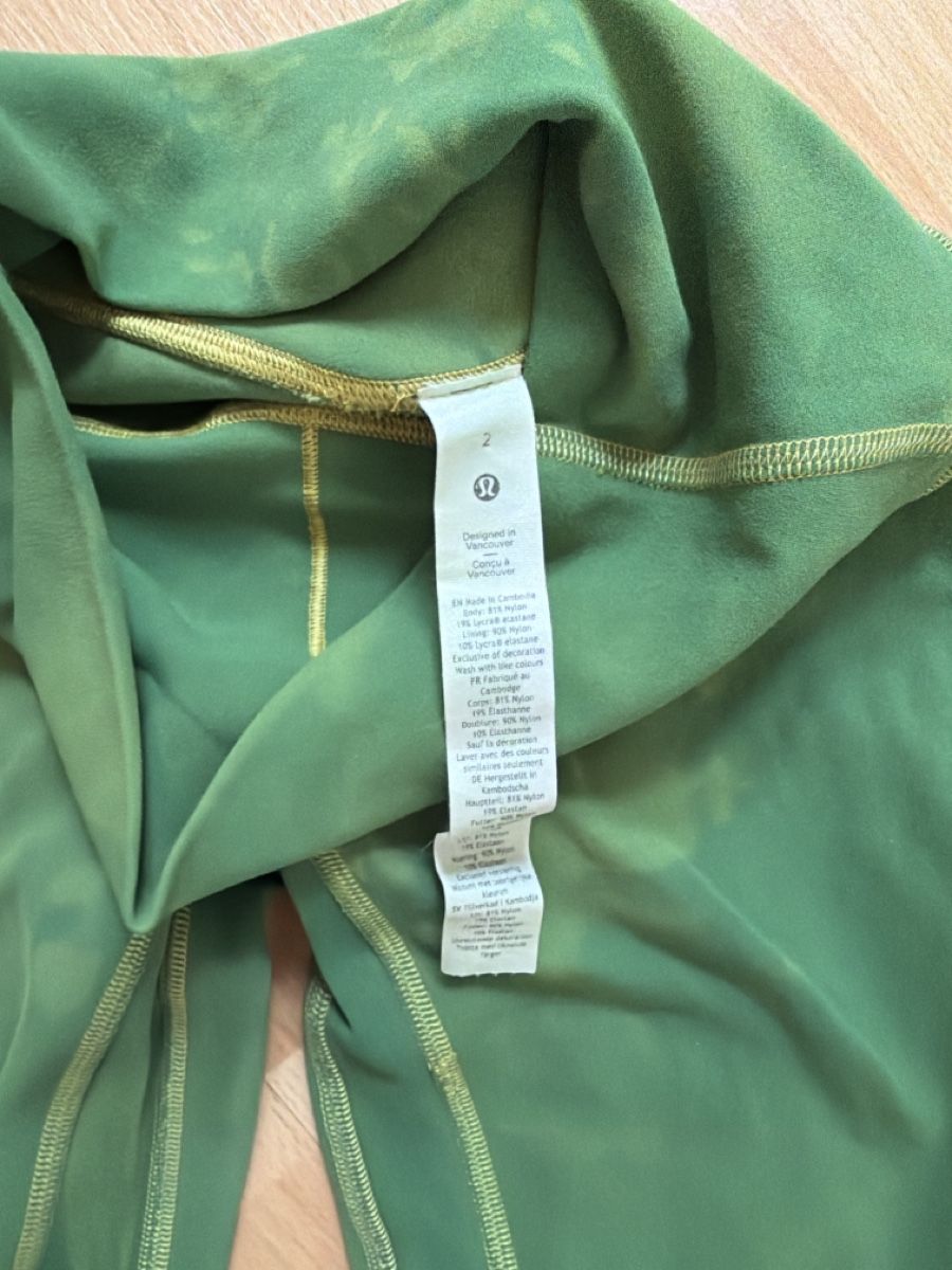 Lululemon Leggings: Lululemon Leggings Green Size 2 Tie Dye Print – Usato da Zürich venduto da Rochfordevelyn 2
