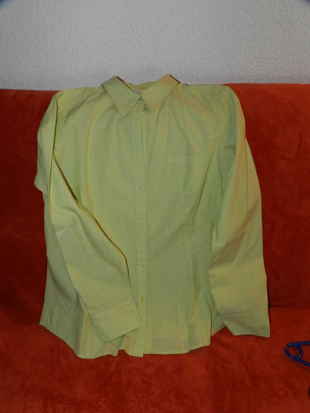 Esprit Chemisiers: 2 Blouses esprit une verte et une rose – D'occasion à satigny par cara68 3
