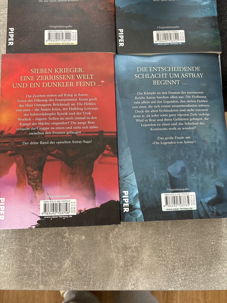 Libri: Die Legenden von Astray 1 - 4 – Nuovo (secondo la descrizione) da Amriswil venduto da SCHLOSSGEISTLI 2