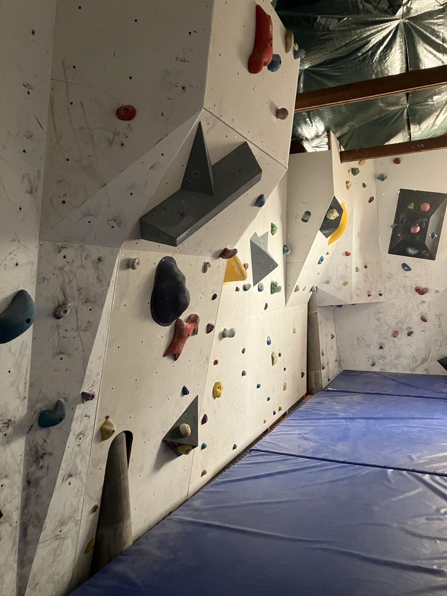 Murs & prises d'escalade: boulder wand – D'occasion à Rickenbach b. Wil par bombar 3