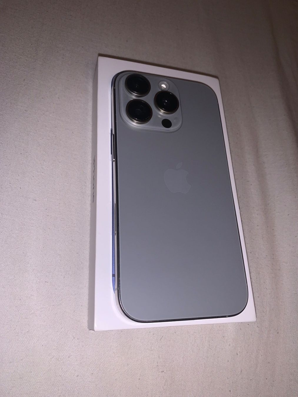 Apple Handys / Smartphones: IPhone 16 Pro 256GB defekt – Defekt aus Giswil von rok_6dtz