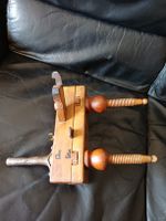 Antikes Hobelwerkzeug Holz mit Messing und Griffen gebraucht