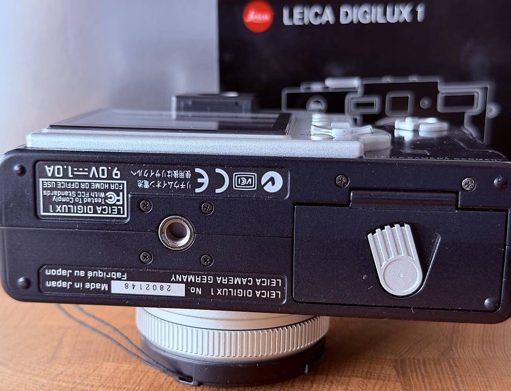 Leica Fotocamera: Leica Digilux 1 Camera in TOP condition – Usato da Neuchatel venduto da Pancrazi 3