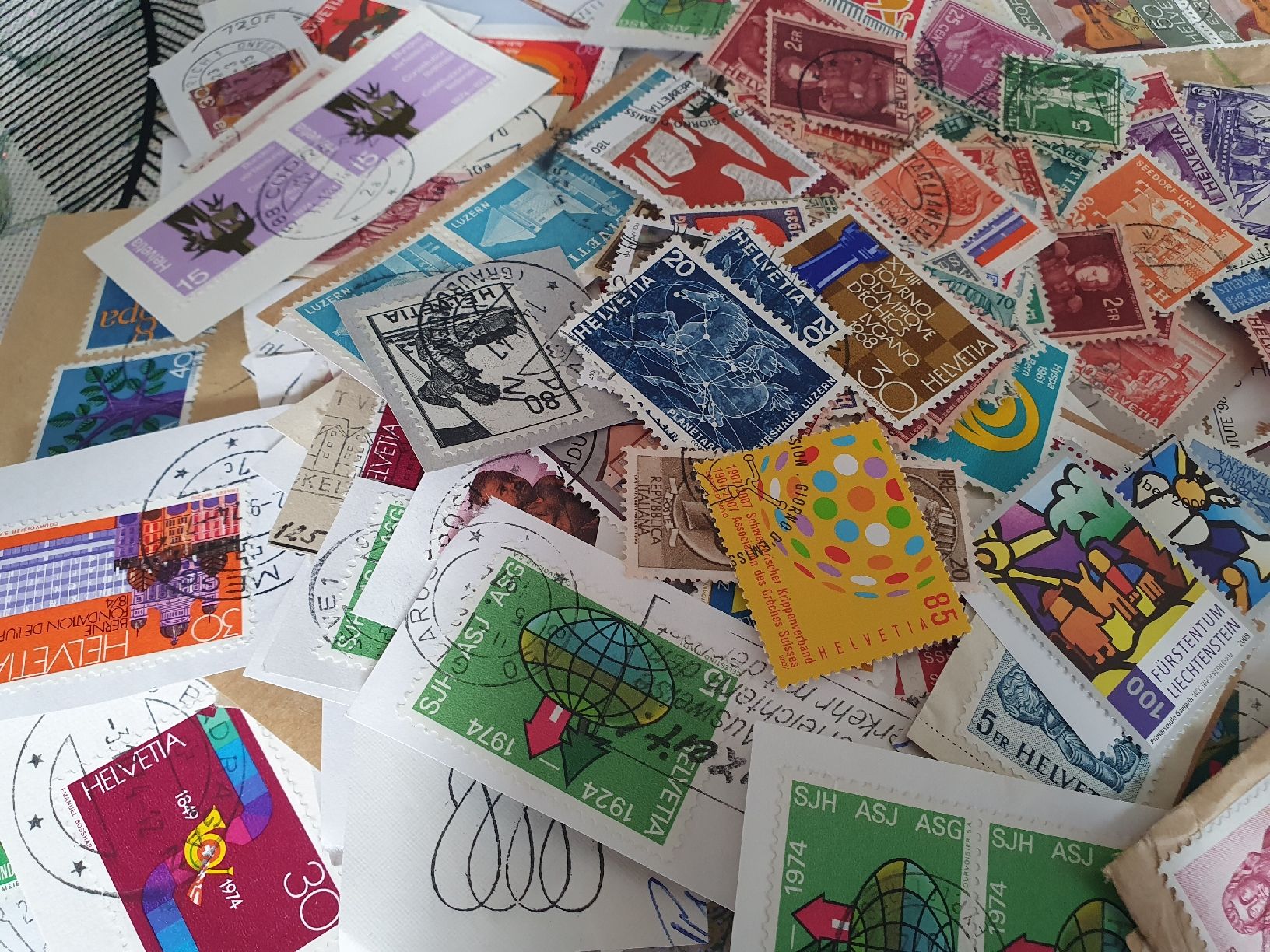 Tutti i francobolli: Briefmarken mehrheitlich CH – Usato da Belp venduto da Liacheyenne 1
