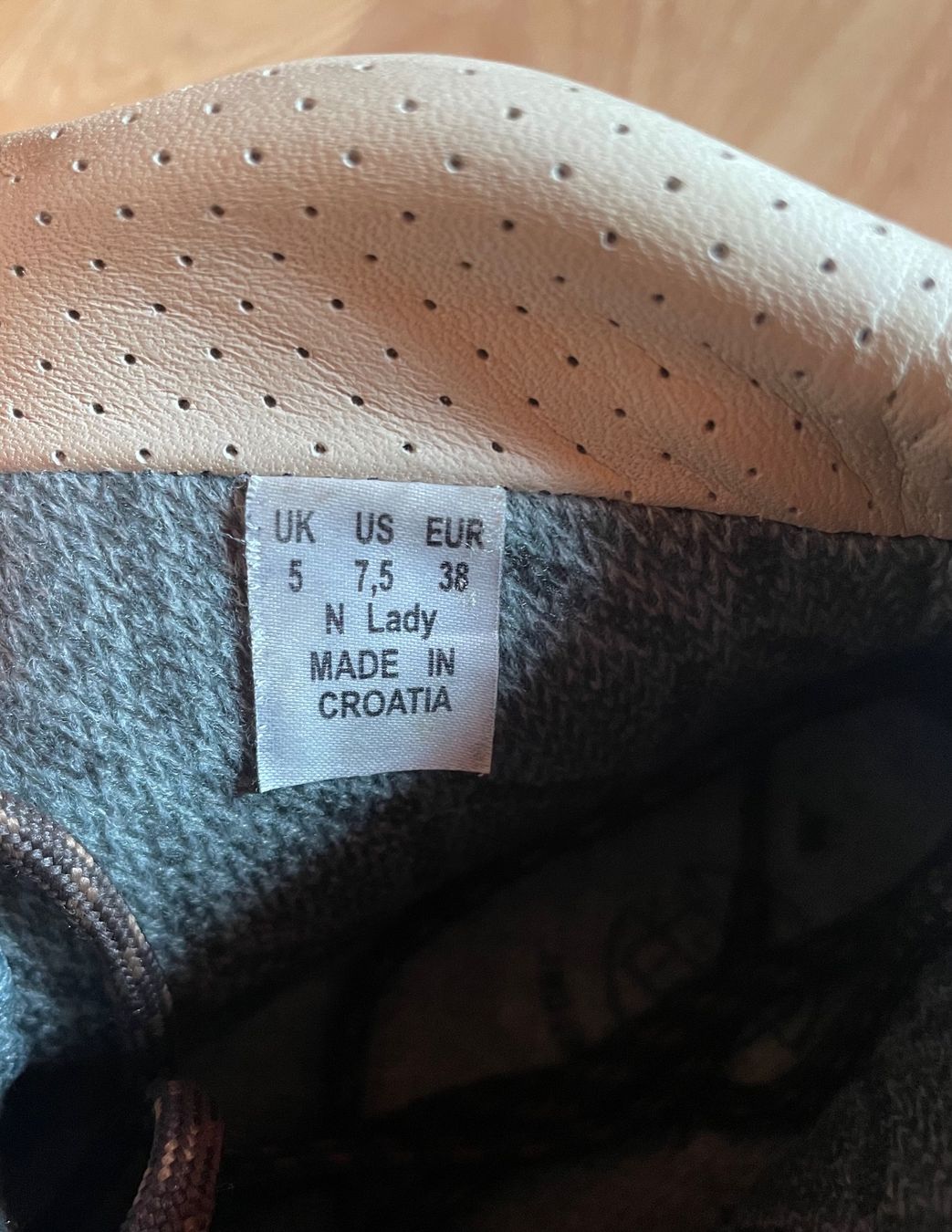 Hanwag Scarpe da donna: NEU: Hanwag Wanderschuh Damen 38 – Nuovo (secondo la descrizione) da Erlenbach im Simmental venduto da nord_wind 5