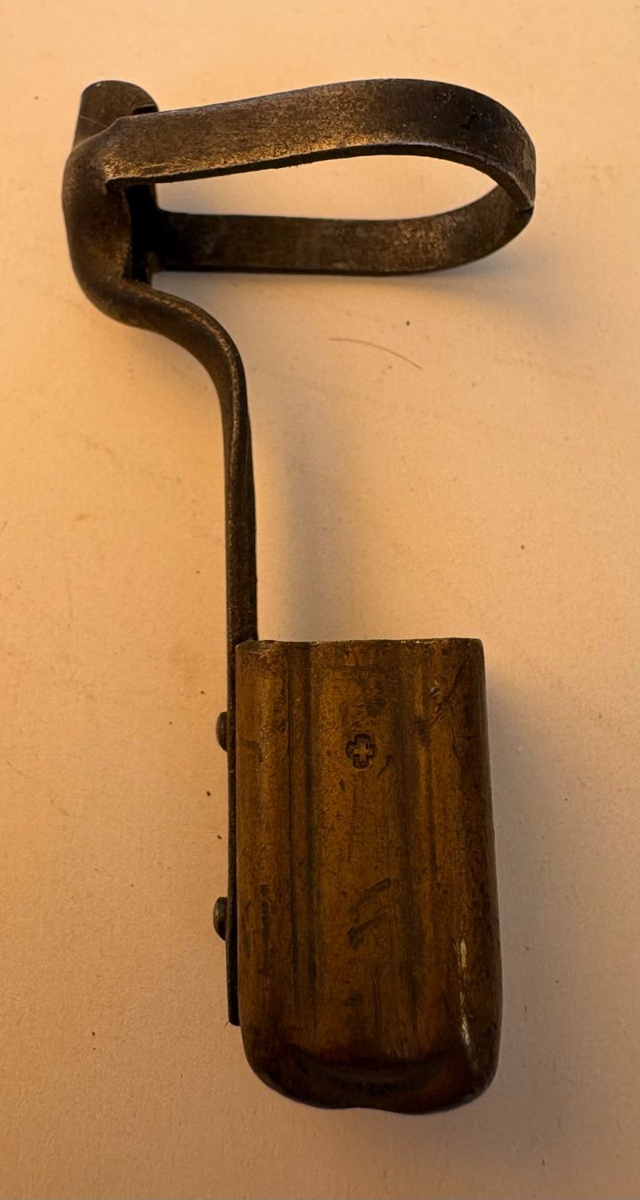Schweizer Armee Stichwaffen: LAUFDECKEL MÜNDUNGSSCHONER – Gebraucht aus Ostermundigen von wini63