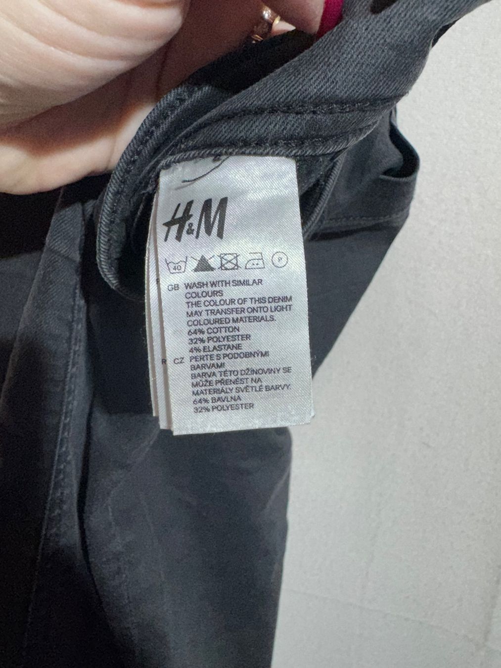 H&M Jeans: Schwarze Jeans von H&M Gr. 29/32 – Usato da Grosswangen venduto da SALE_SALE_SALE 3