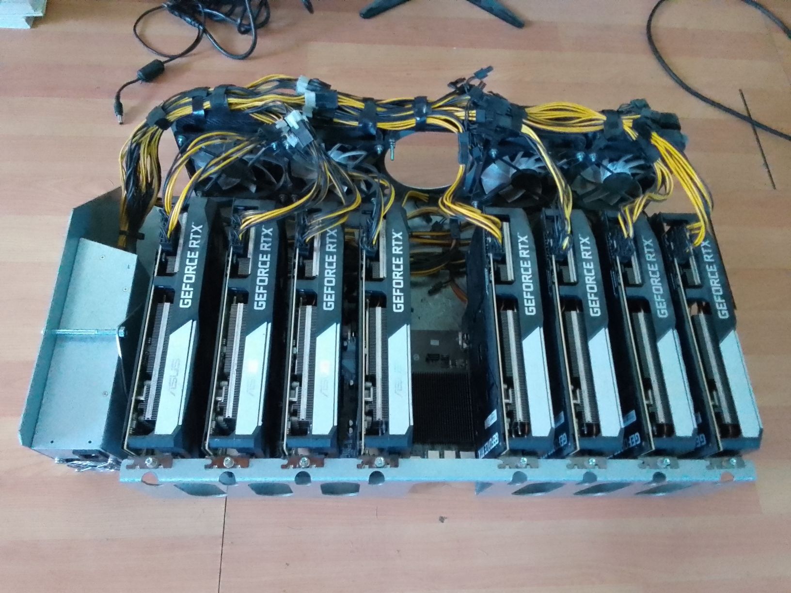 Custodie: Eclipse Mining Case+PSU+Motherboard+SSD+Ram+8xFan – Usato da Ebmatingen venduto da swiss.canadian 4
