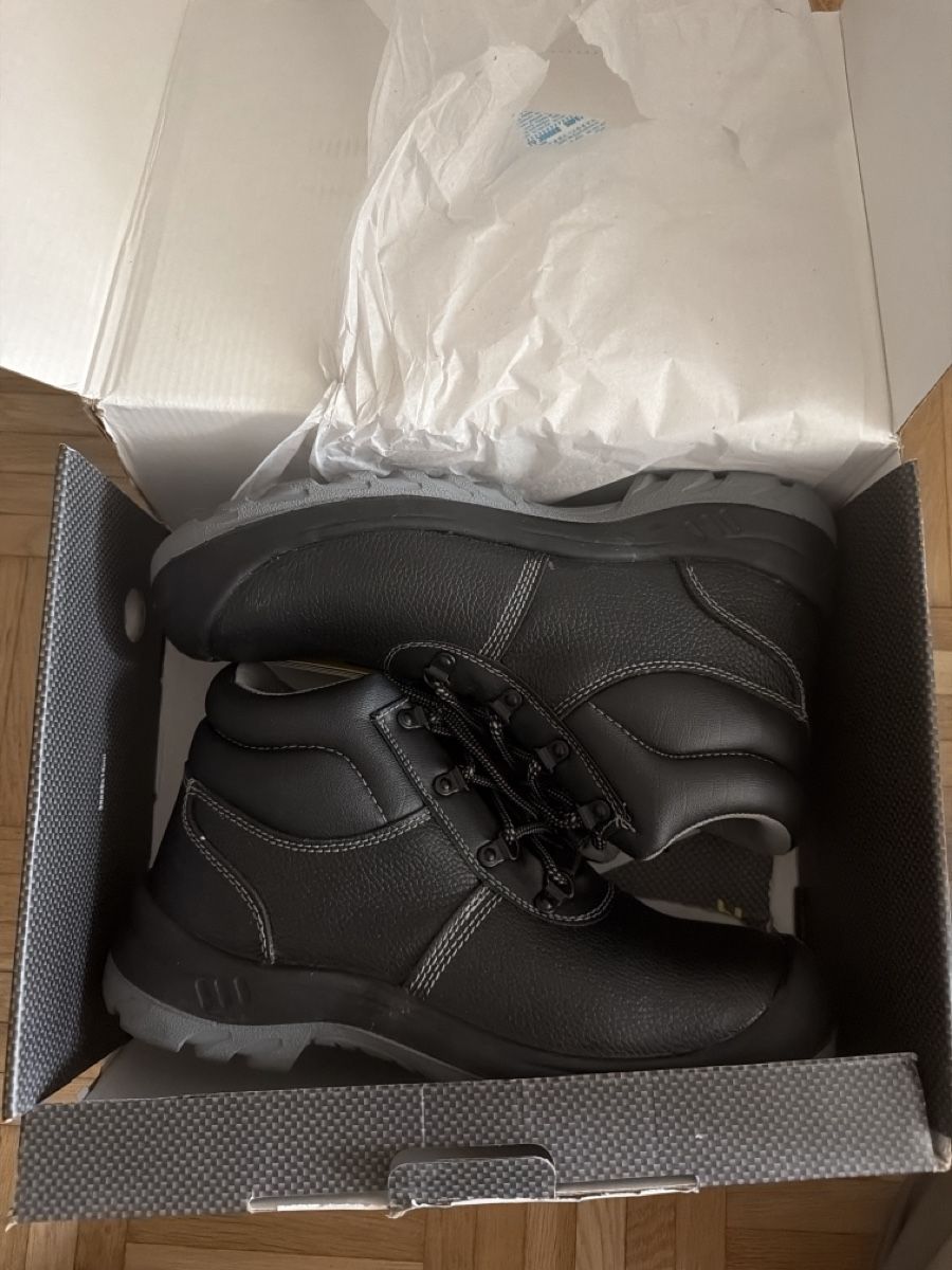 Herrenschuhe: S3 Sicherheitsschuhe  – Neu und originalverpackt aus Riehen von emr_lf2b